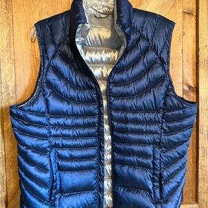 Bernardo Navy Blue and Silver Reversible Goose Down Quilted Vest Size XL